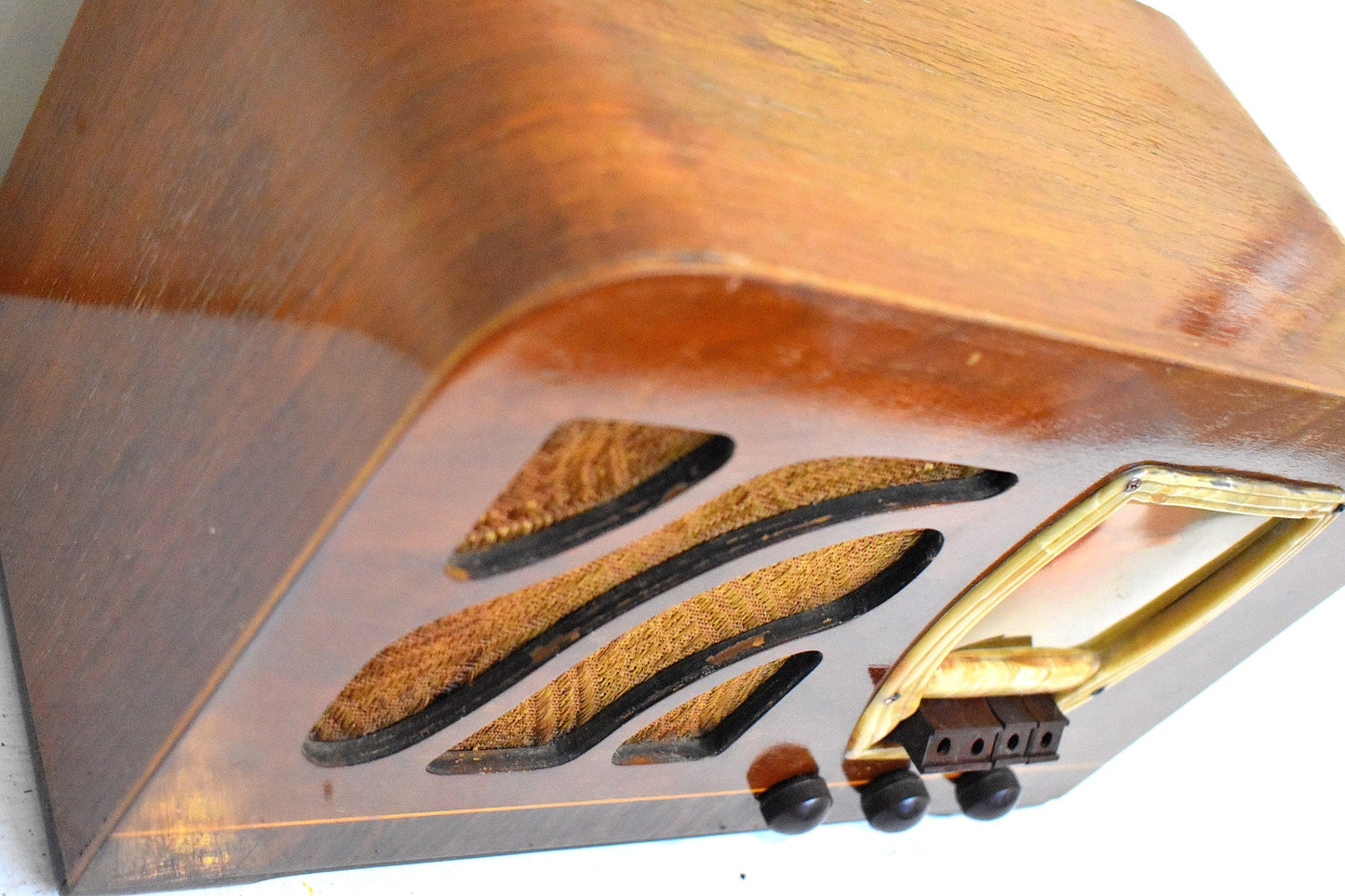 Artisan Crafted Wood 1940 Truetone Model D-1014 Vacuum Tube AM Shortwave Radio! Beautiful Woodwork! Sounds Great!